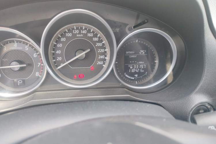 Used Mazda Atenza 2014 2.5L Blue Sky Prestige Edition Odometer Close Up