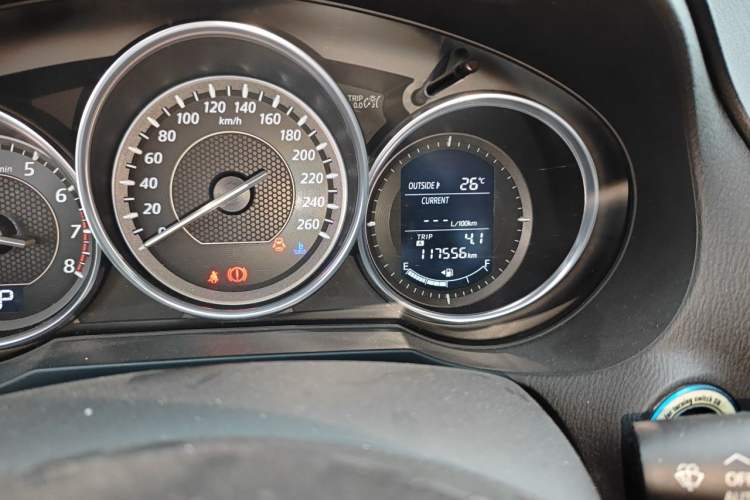 Used Mazda Atenza 2014 2.0L Blue Sky Luxury Edition Odometer Close Up