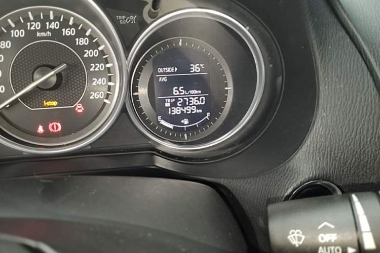 Used Mazda Atenza 2014 2.0L Blue Sky Luxury Edition Odometer Close Up