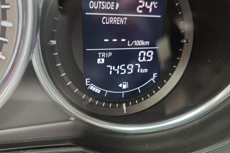 Used Mazda Atenza 2014 2.0L Blue Sky Luxury Edition Odometer Close Up