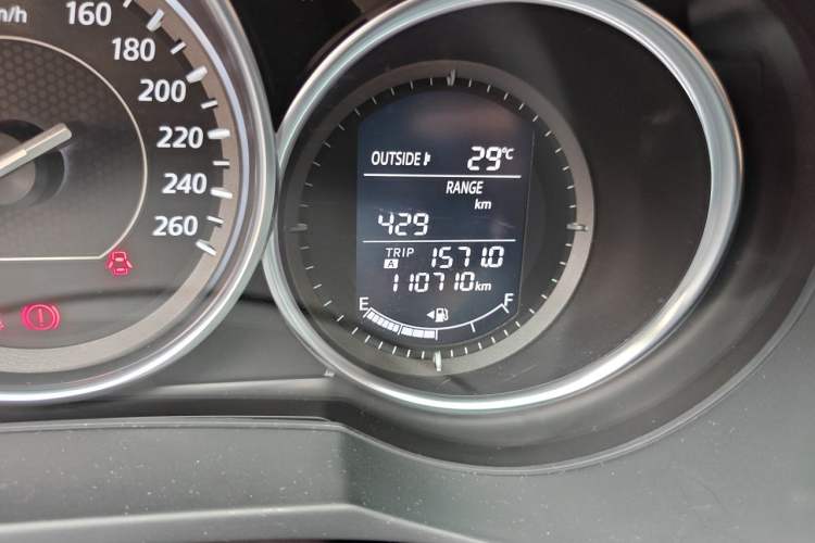 Used Mazda Atenza 2014 2.0L Blue Sky Luxury Edition Odometer Close Up