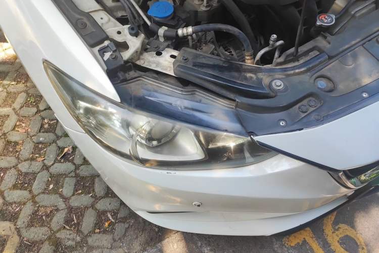 Used Mazda Atenza 2014 2.0L Blue Sky Luxury Edition Right Front Headlight