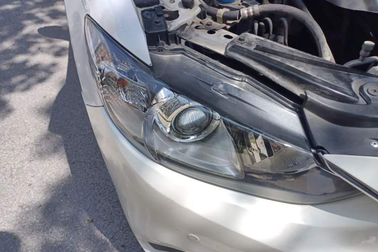 Used Mazda Atenza 2014 2.0L Blue Sky Luxury Edition Right Front Headlight