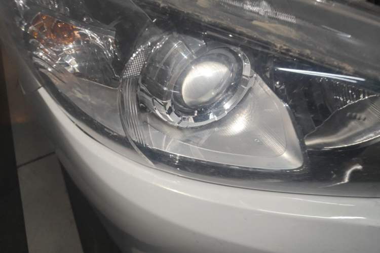 Used Mazda Atenza 2014 2.0L Blue Sky Luxury Edition Right Front Headlight
