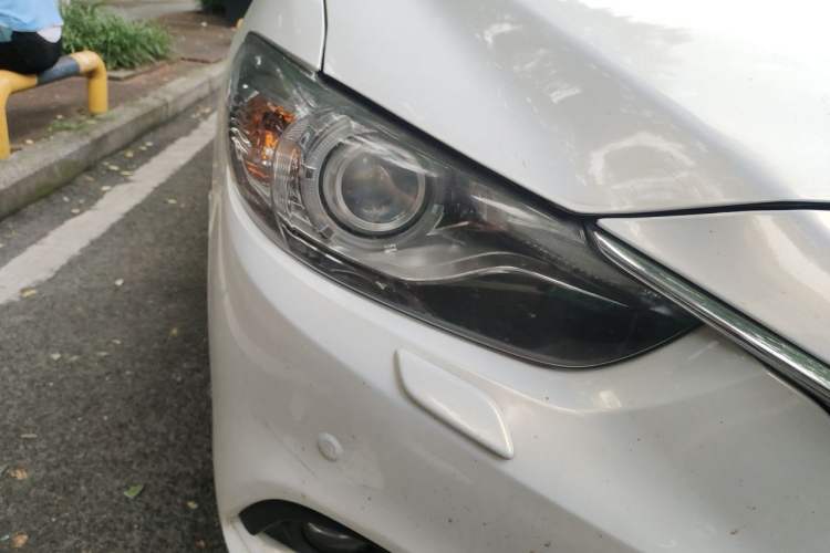 Used Mazda Atenza 2014 2.5L Blue Sky Prestige Edition Right Front Headlight