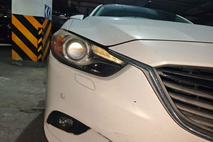 Used Mazda Atenza 2014 2.5L Blue Sky Prestige Edition Right Front Headlight