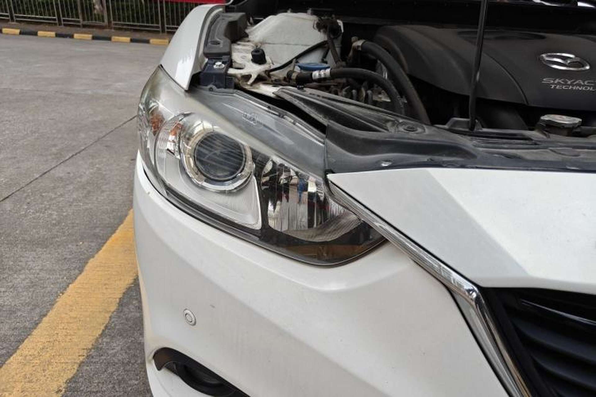 Used Mazda Atenza 2014 2.0L Blue Sky Luxury Edition Right Front Headlight