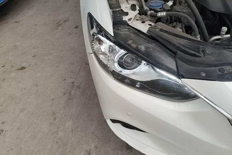 Used Mazda Atenza 2014 2.0L Blue Sky Luxury Edition Right Front Headlight
