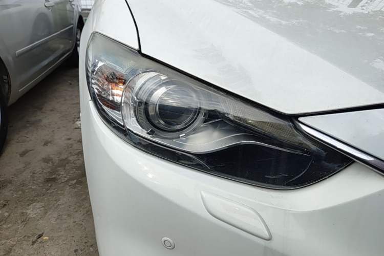 Used Mazda Atenza 2014 2.5L Blue Sky Prestige Edition Right Front Headlight