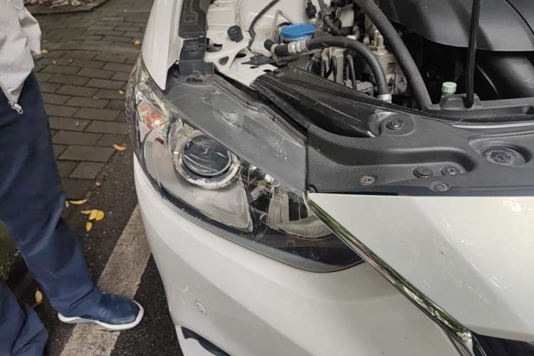 Used Mazda Atenza 2014 2.0L Blue Sky Luxury Edition Right Front Headlight