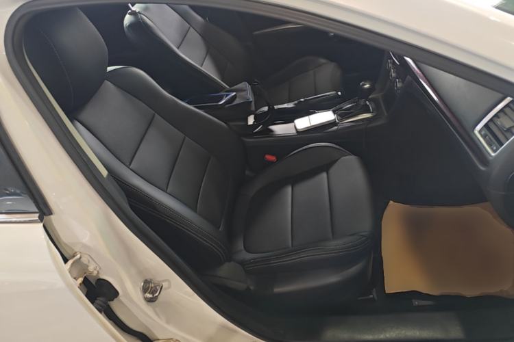 Used Mazda Atenza 2014 2.0L Blue Sky Luxury Edition Right Front Seat