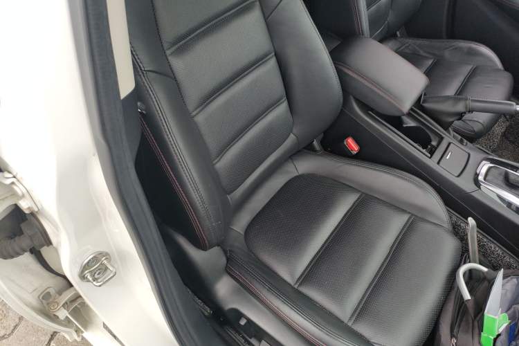 Used Mazda Atenza 2014 2.5L Blue Sky Prestige Edition Right Front Seat