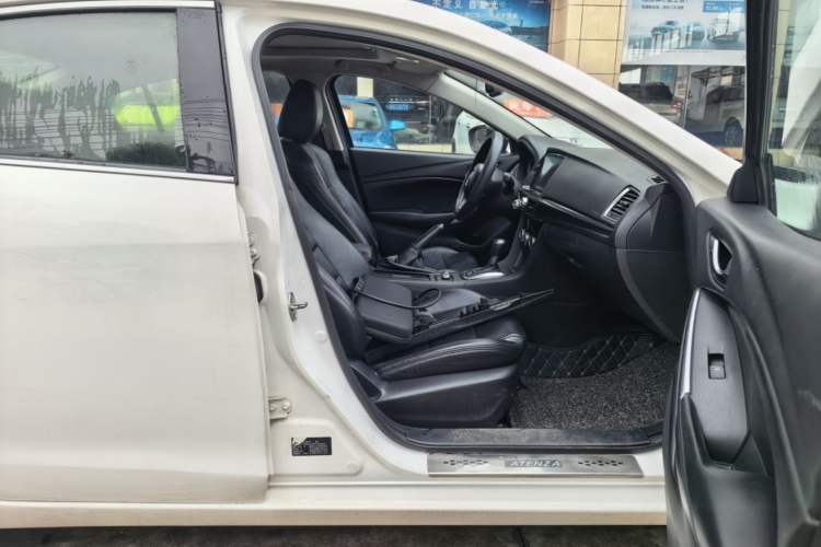 Used Mazda Atenza 2014 2.0L Blue Sky Fashion Edition Right Front Seat
