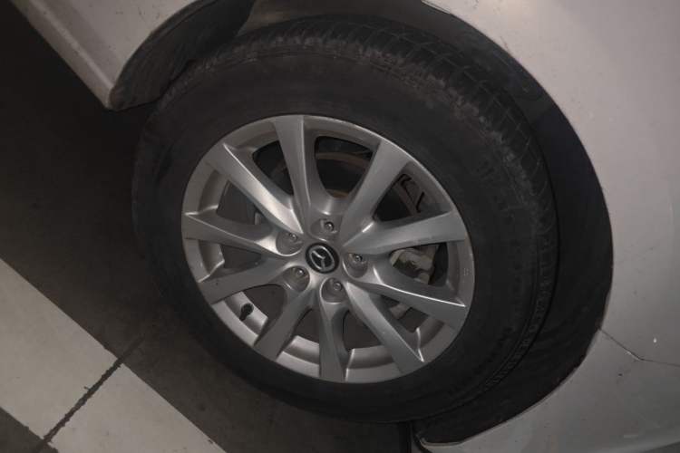 Used Mazda Atenza 2014 2.0L Blue Sky Luxury Edition Right Front Wheel Hub