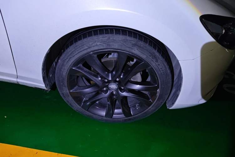 Used Mazda Atenza 2014 2.5L Blue Sky Prestige Edition Right Front Wheel Hub