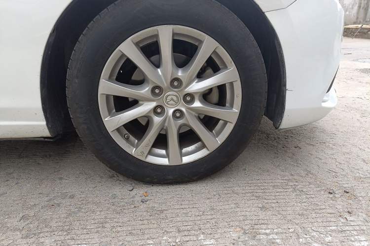 Used Mazda Atenza 2014 2.0L Blue Sky Luxury Edition Right Front Wheel Hub
