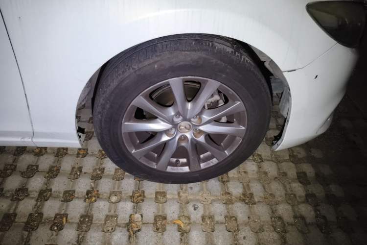 Used Mazda Atenza 2014 2.0L Blue Sky Deluxe Edition Right Front Wheel Hub