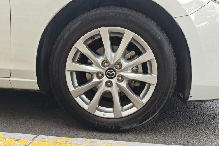 Used Mazda Atenza 2014 2.0L Blue Sky Luxury Edition Right Front Wheel Hub