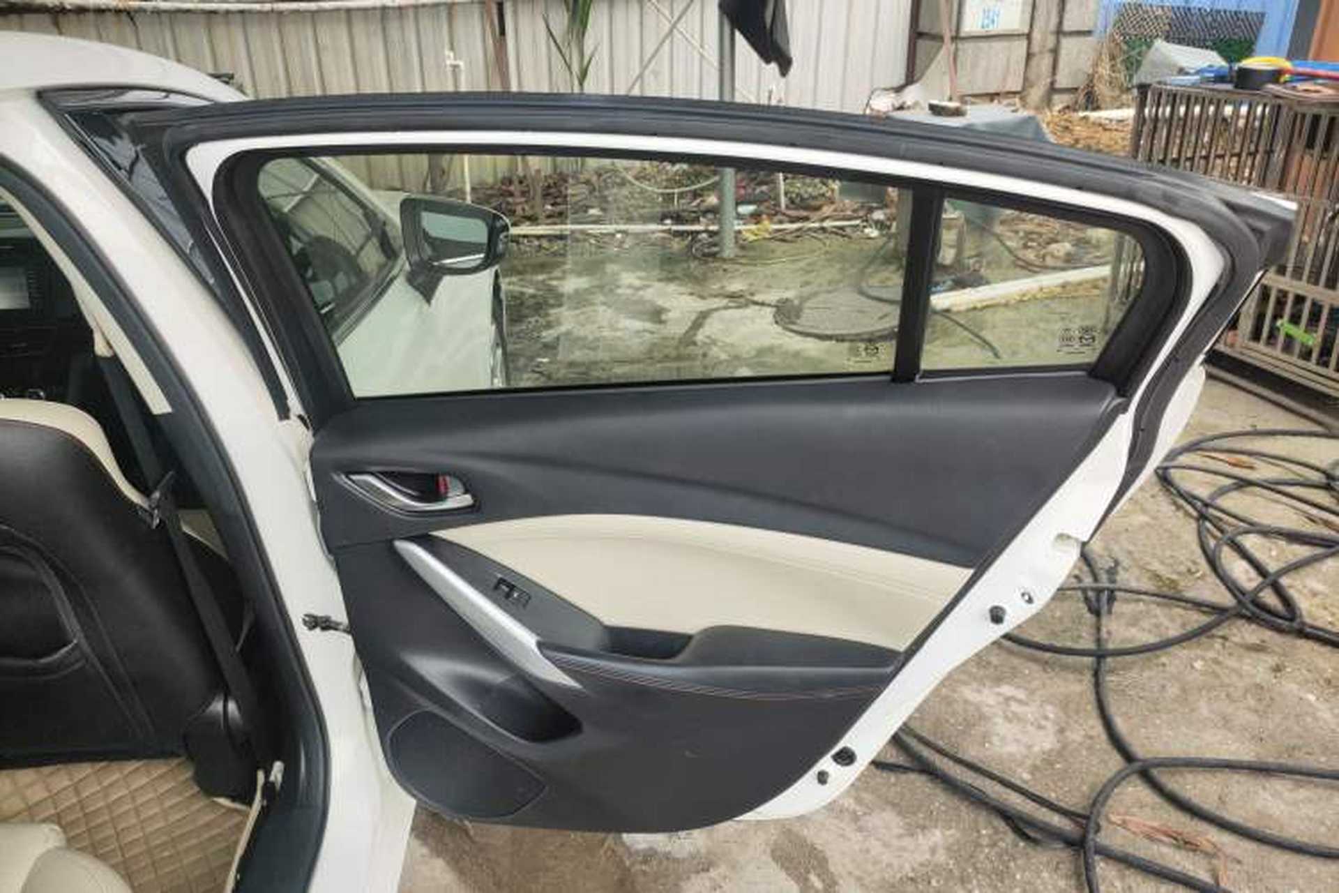 Used Mazda Atenza 2014 2.0L Blue Sky Luxury Edition Right Rear Door Interior