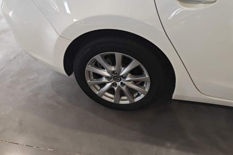 Used Mazda Atenza 2014 2.0L Blue Sky Luxury Edition Right Rear Wheel Hub