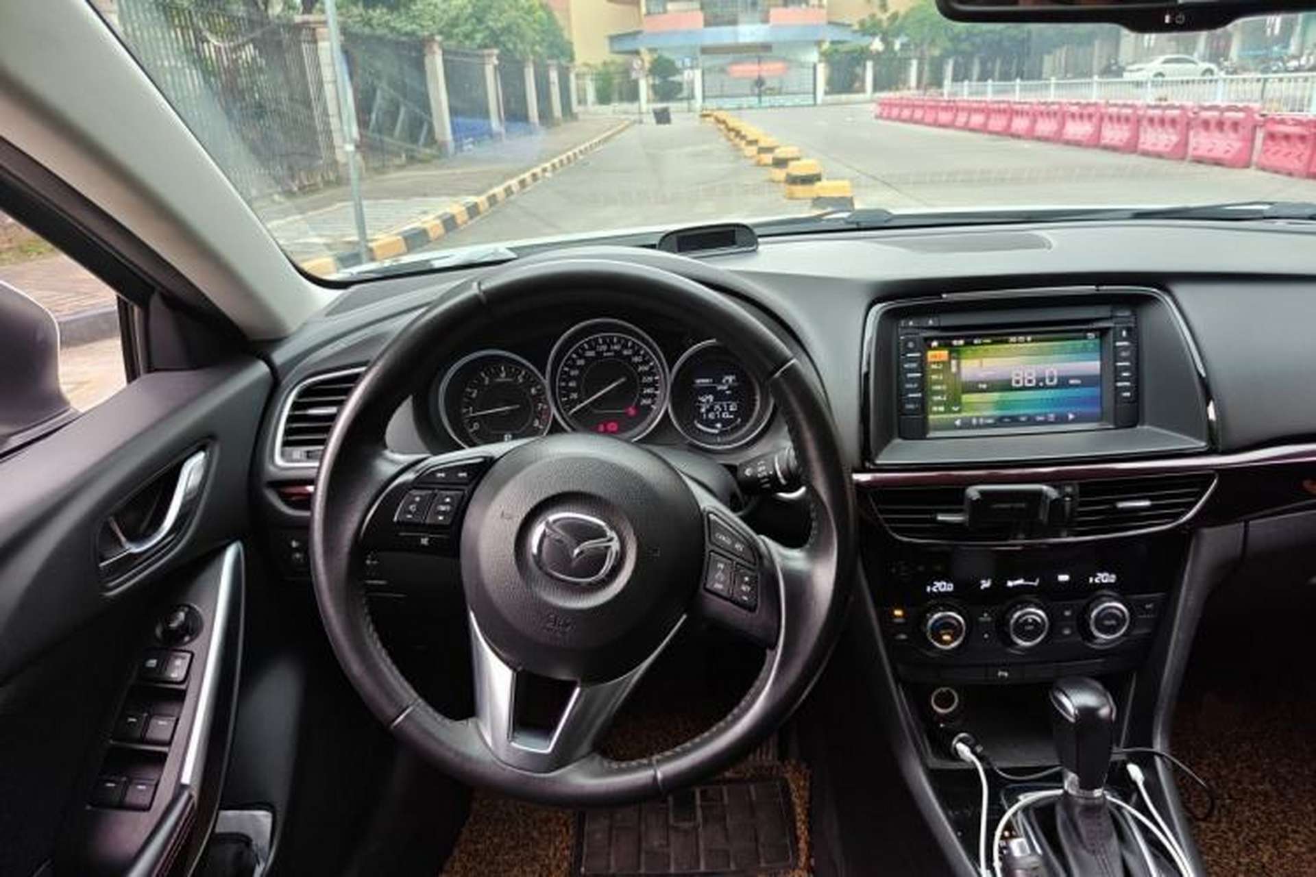 Used Mazda Atenza 2014 2.0L Blue Sky Luxury Edition Steering Wheel