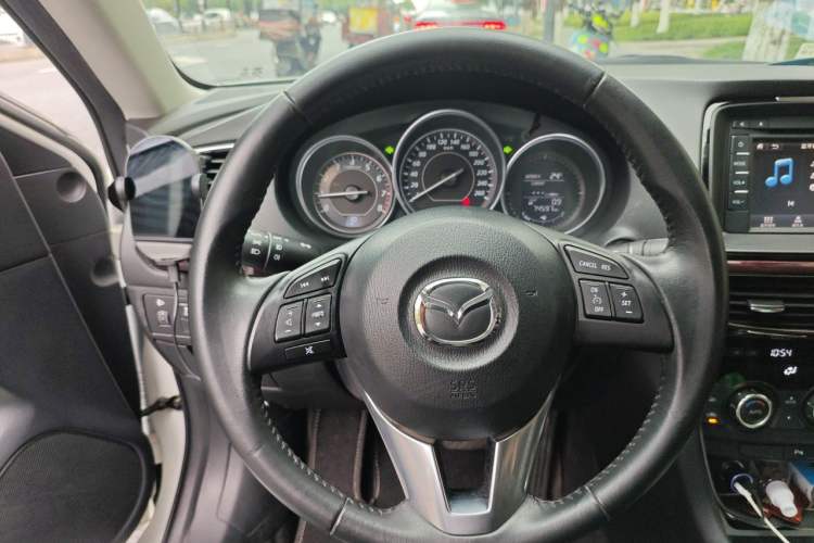 Used Mazda Atenza 2014 2.0L Blue Sky Luxury Edition Steering Wheel