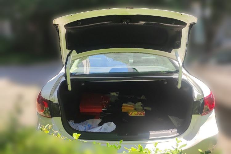 Used Mazda Atenza 2014 2.0L Blue Sky Luxury Edition Trunk