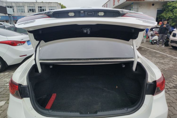 Used Mazda Atenza 2014 2.5L Blue Sky Prestige Edition Trunk