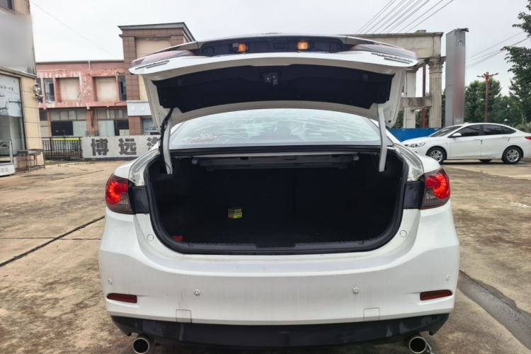 Used Mazda Atenza 2014 2.0L Blue Sky Fashion Edition Trunk