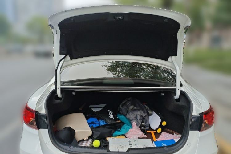 Used Mazda Atenza 2014 2.0L Blue Sky Luxury Edition Trunk