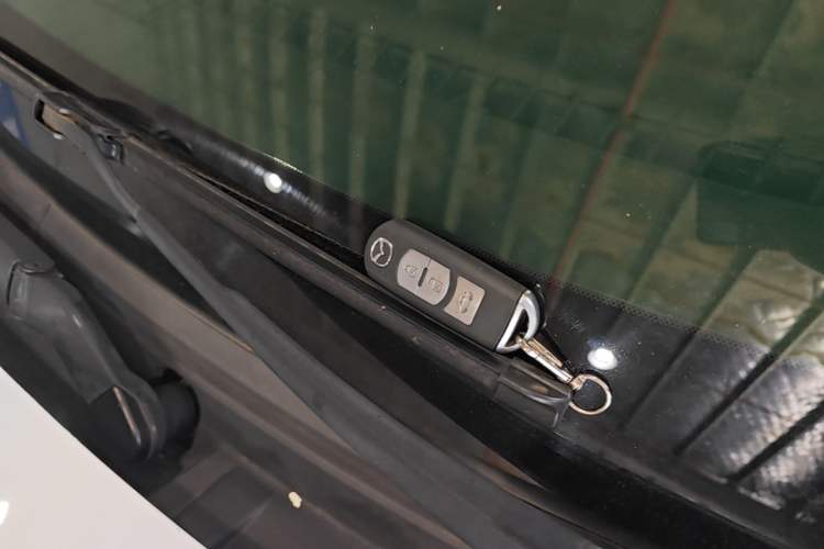 Used Mazda Atenza 2014 2.0L Blue Sky Luxury Edition Vehicle Key