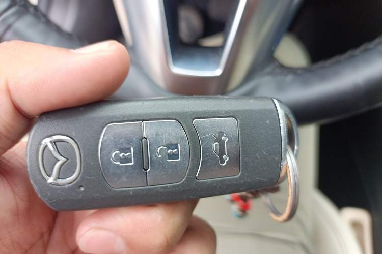 Used Mazda Atenza 2014 2.0L Blue Sky Luxury Edition Vehicle Key