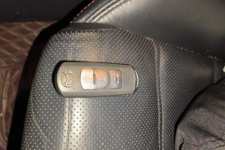 Used Mazda Atenza 2014 2.5L Blue Sky Prestige Edition Vehicle Key