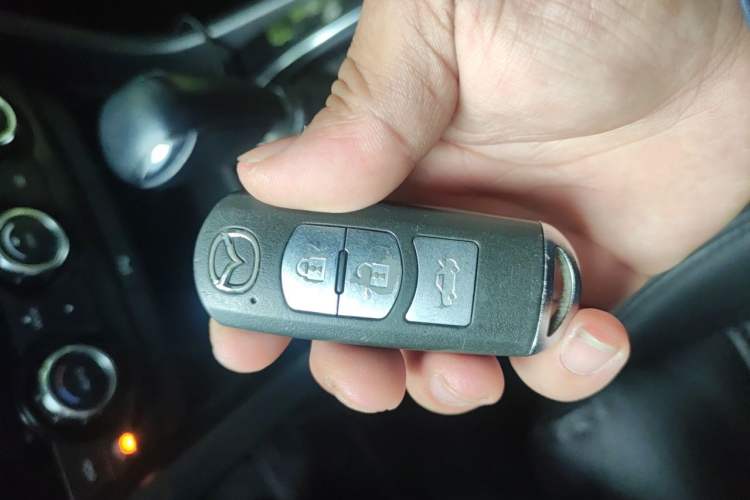 Used Mazda Atenza 2014 2.0L Blue Sky Luxury Edition Vehicle Key