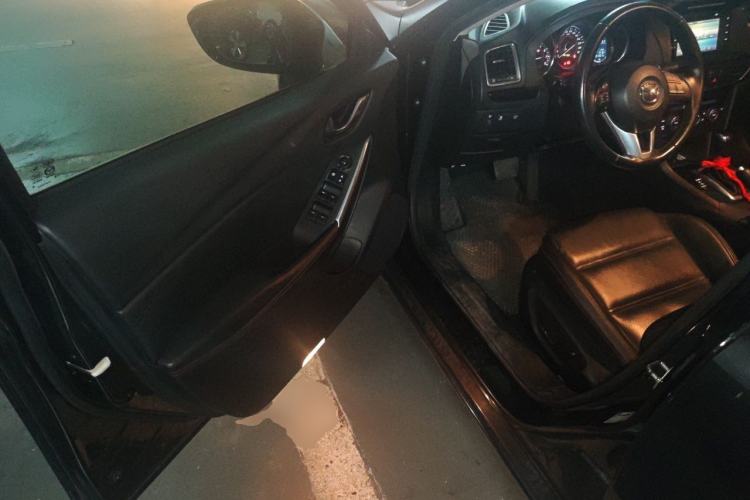 Used Mazda Atenza 2015 2.0L Blue Sky Luxury Edition Driver Seat