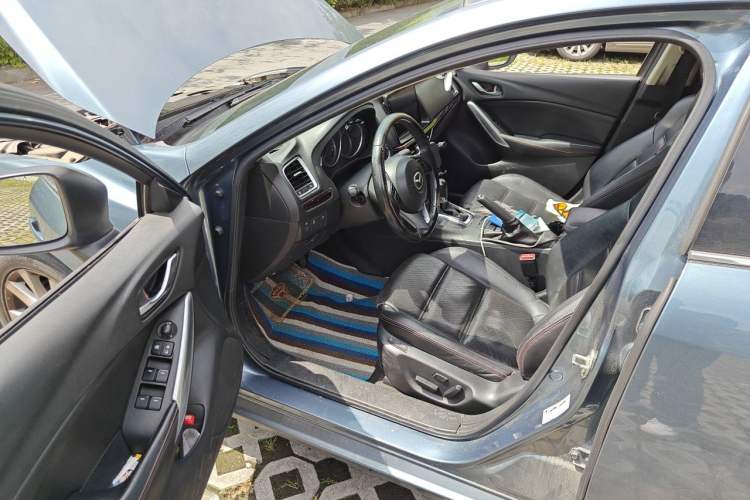 Used Mazda Atenza 2015 2.0L Blue Sky Luxury Edition Driver Seat