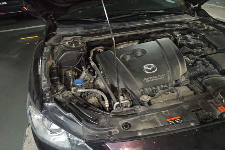 Used Mazda Atenza 2015 2.0L Blue Sky Luxury Edition Engine Bay Right