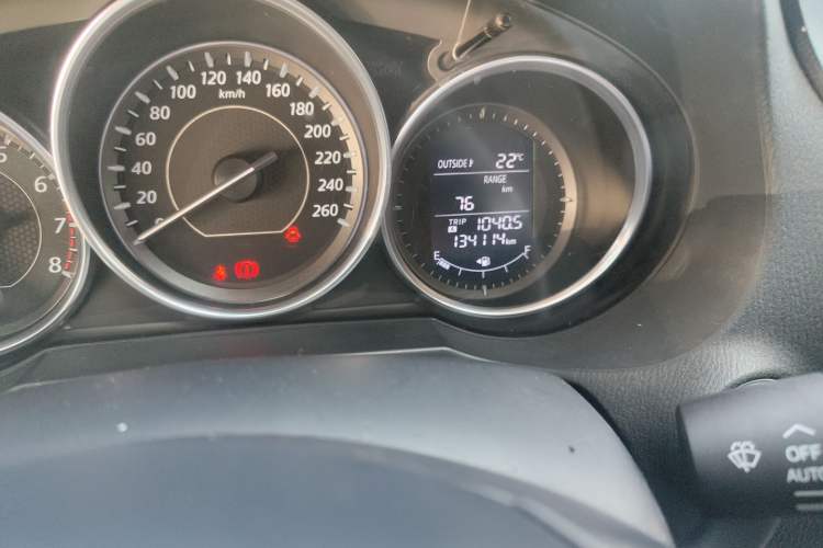 Used Mazda Atenza 2015 2.0L Blue Sky Luxury Edition Odometer Close Up