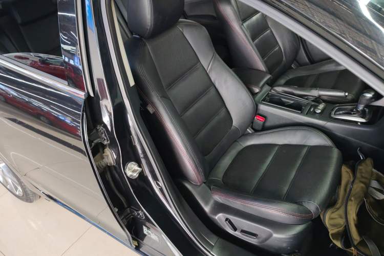 Used Mazda Atenza 2015 2.5L Blue Sky Prestige Edition Right Front Seat