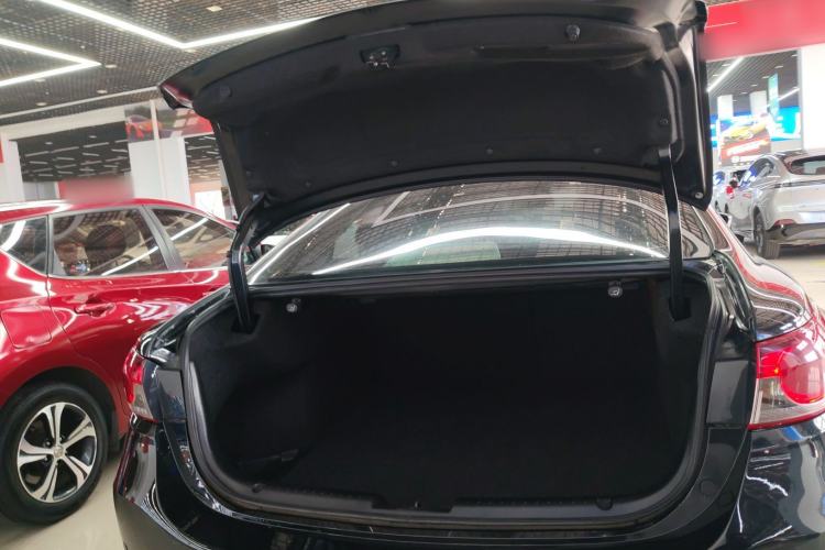 Used Mazda Atenza 2015 2.5L Blue Sky Prestige Edition Trunk