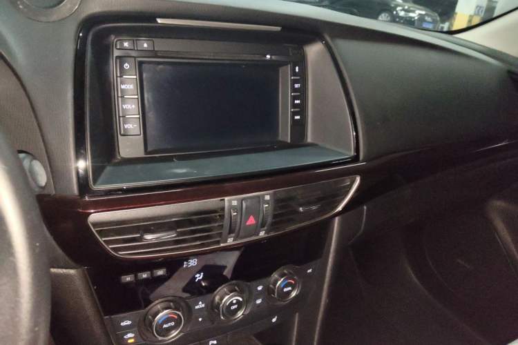 Used Mazda Atenza 2015 2.5L Blue Sky Prestige Edition Audio And AC Panel