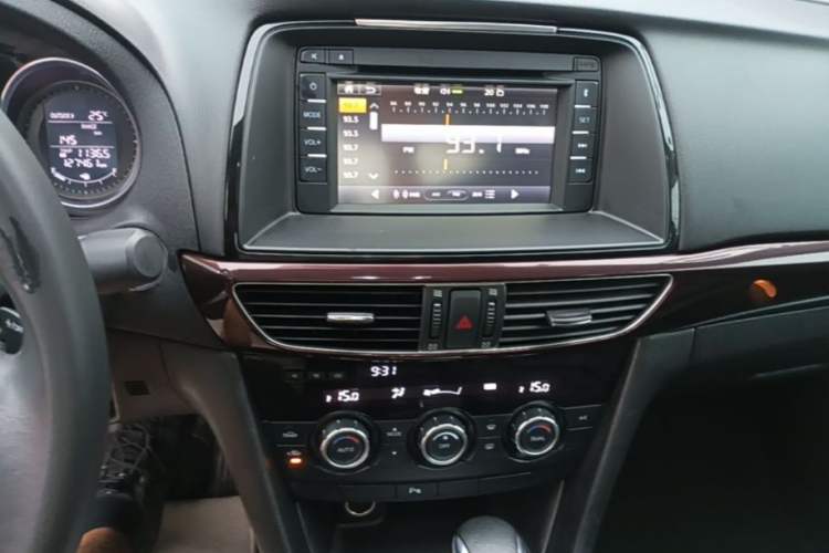 Used Mazda Atenza 2015 2.5L Blue Sky Sport Edition Audio And AC Panel