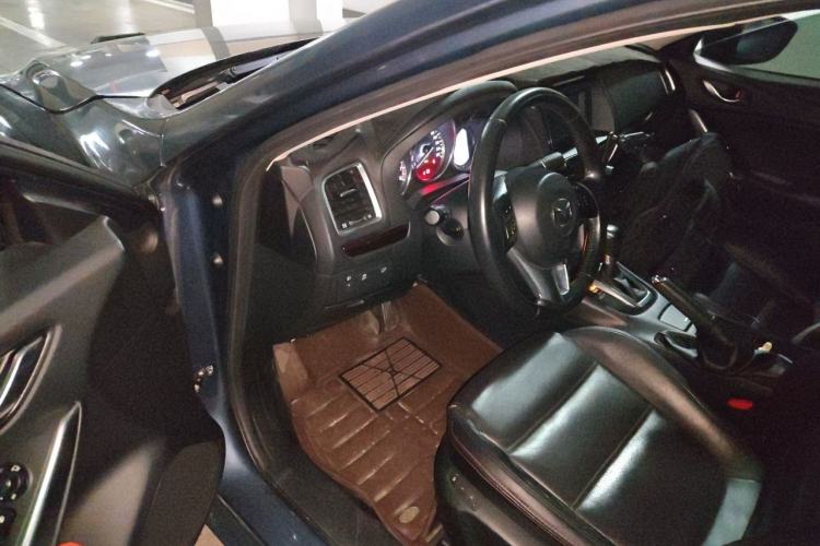 Used Mazda Atenza 2015 2.0L Blue Sky Luxury Edition Driver Seat