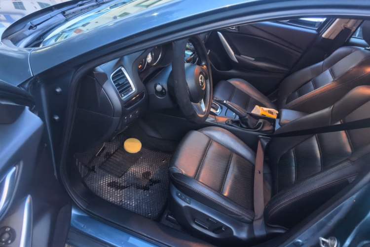 Used Mazda Atenza 2015 2.0L Blue Sky Luxury Edition Driver Seat