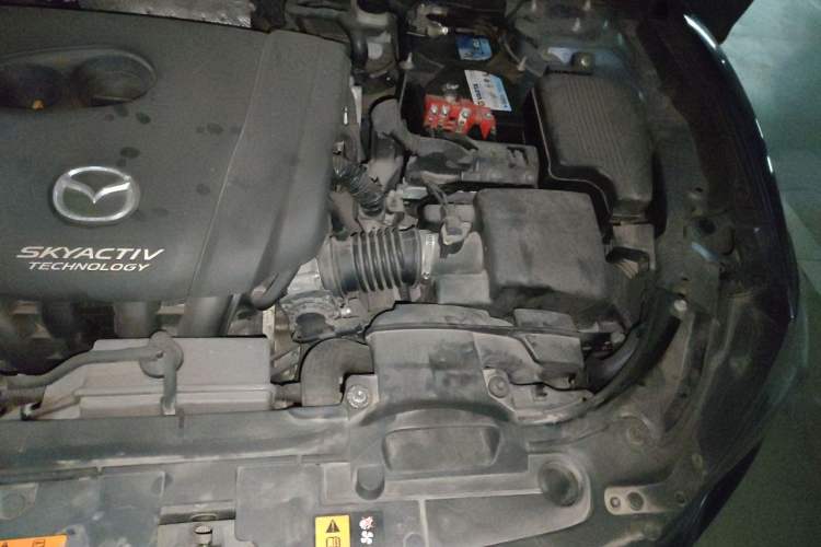 Used Mazda Atenza 2015 2.0L Blue Sky Luxury Edition Engine Bay Left