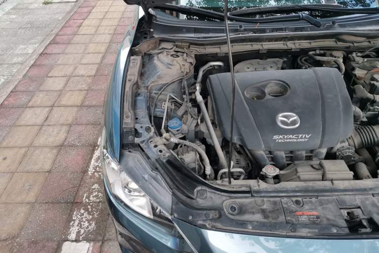 Used Mazda Atenza 2015 2.0L Blue Sky Luxury Edition Engine Bay Right