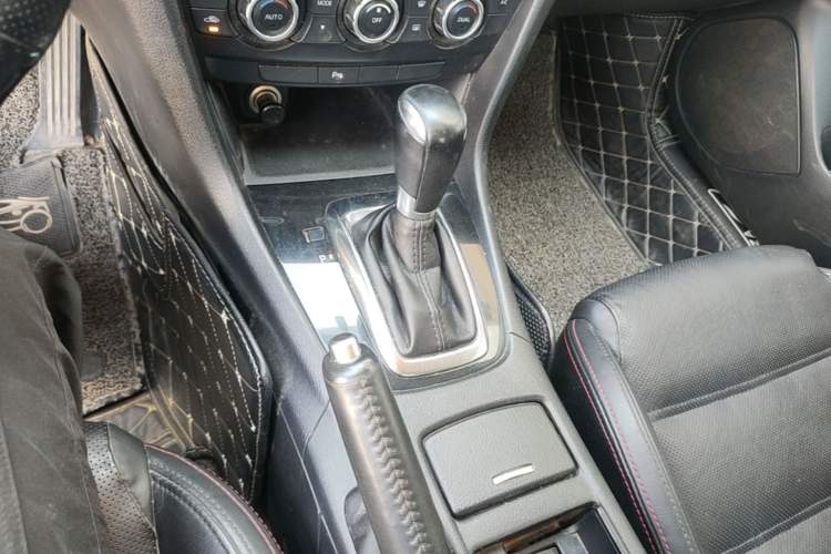 Used Mazda Atenza 2015 2.0L Blue Sky Luxury Edition Gear Lever