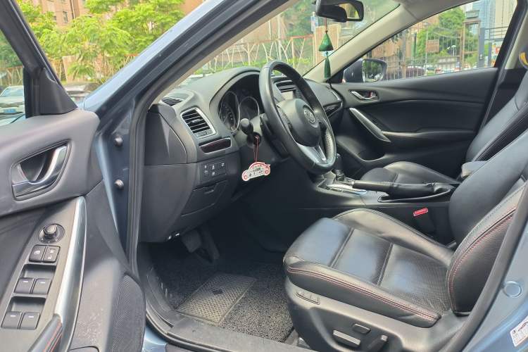 Used Mazda Atenza 2015 2.0L Blue Sky Prestige Edition Interior 3