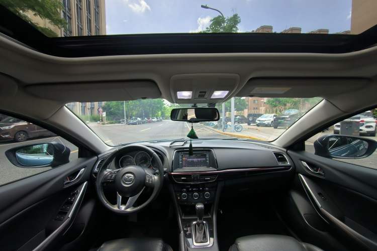 Used Mazda Atenza 2015 2.0L Blue Sky Prestige Edition Interior 5