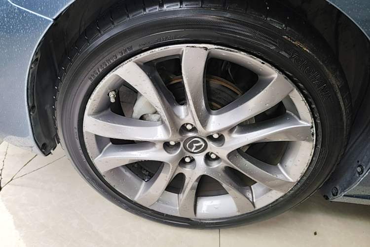 Used Mazda Atenza 2015 2.5L Blue Sky Prestige Edition Left Front Wheel Hub